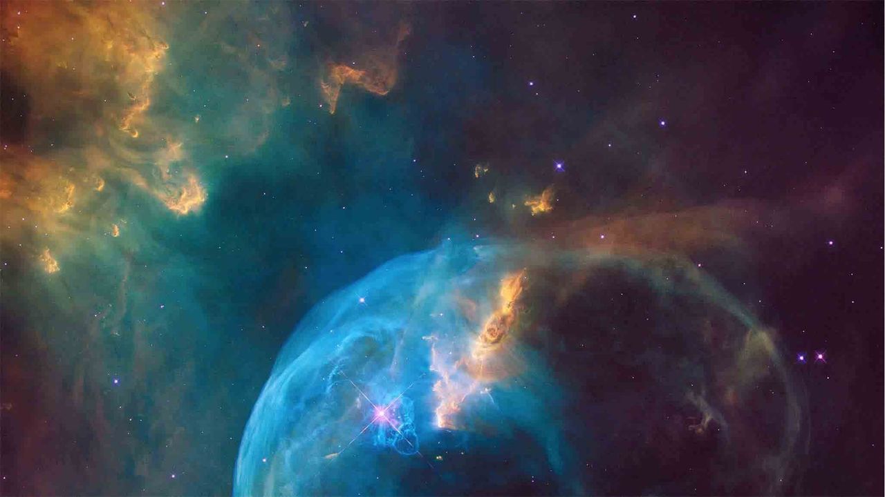 Las nubes del espacio profundo muestran la mano de Dios en la naturaleza y en Su creación de la tierra
